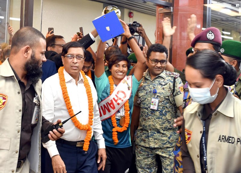 SAFF champions return home, get warm welcome